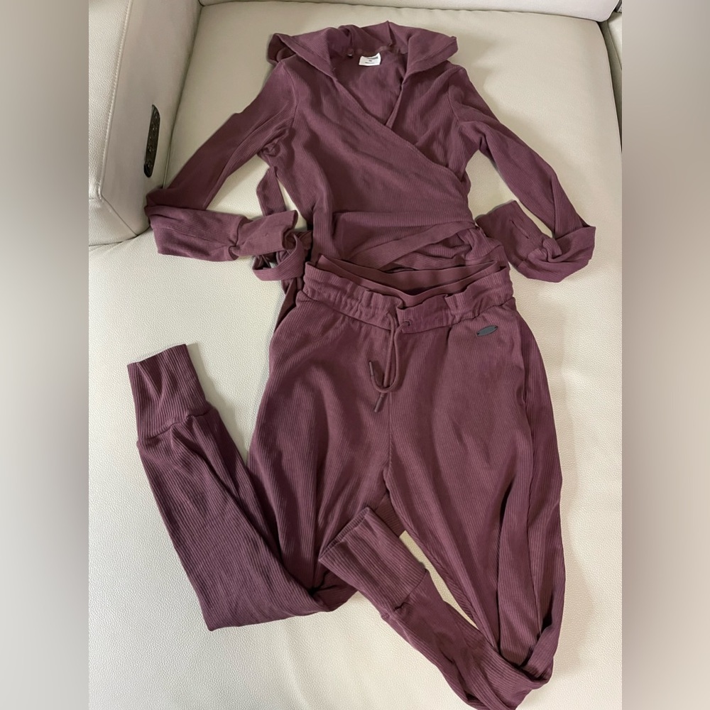 Gymshark Mauve Wrap Top and Joggers Set